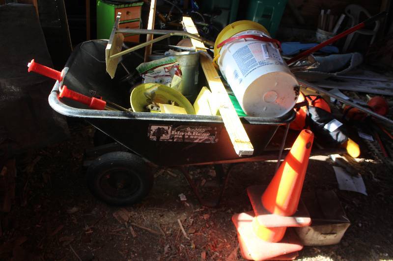 lot 37 image: Wheelbarrow