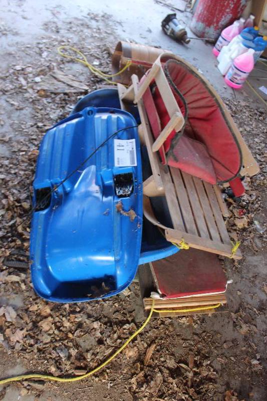 lot 41 image: Sleds