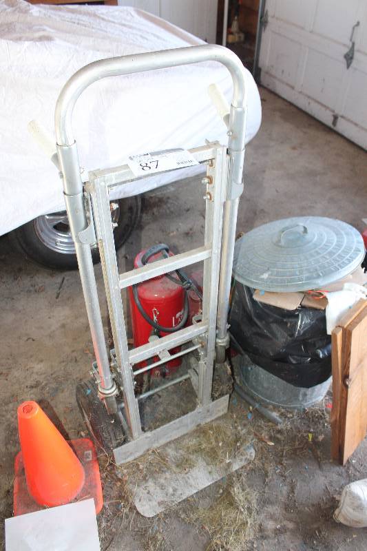 lot 87 image: 2-Wheel Dolly