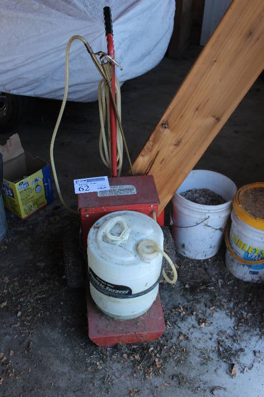 lot 62 image: Garden Way Electric Sprayer