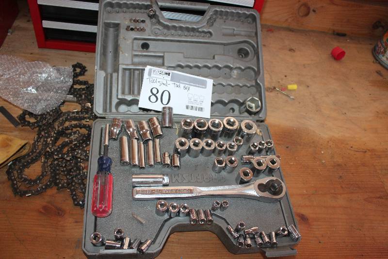 lot 80 image: Toolbox w Ratchet, Socket Set