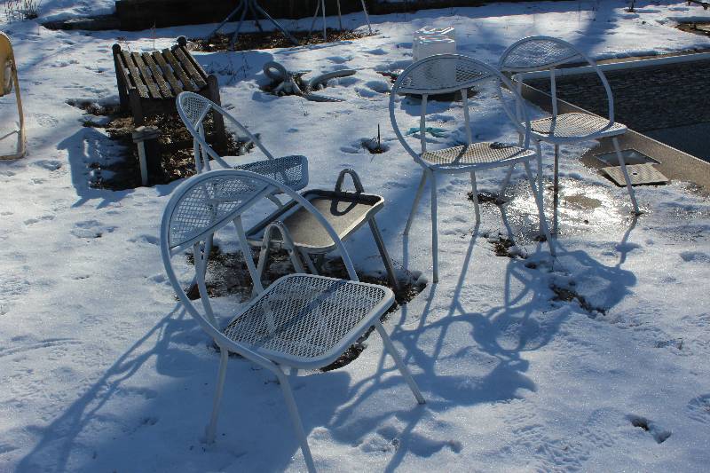 lot 103 image: Lot of (4) Metal Chairs