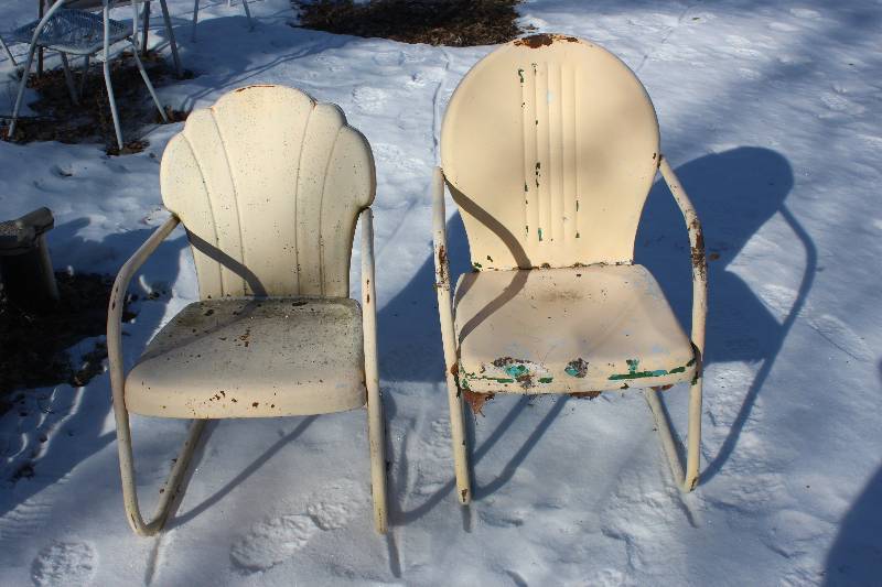 lot 102 image: Lot of (4) Metal Chairs