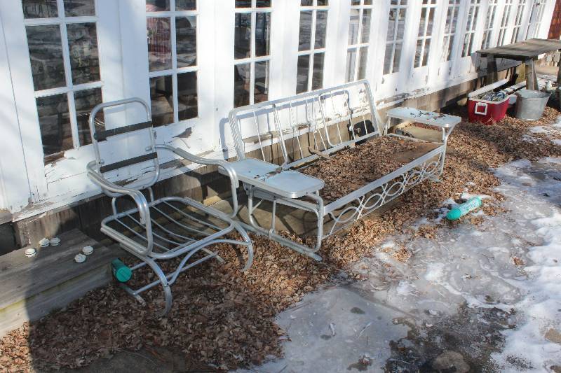 lot 105 image: Aluminum Glider w Cushions