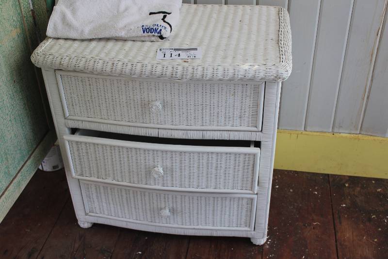 lot 114 image: 3-Drawer Wicker Dresser