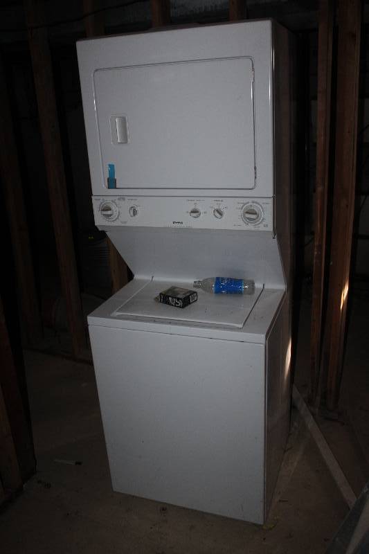 lot 118 image: Stackable Washer, Dryer