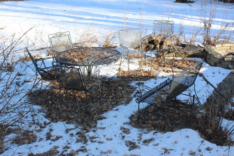 lot 119 image: Lawn Furniture