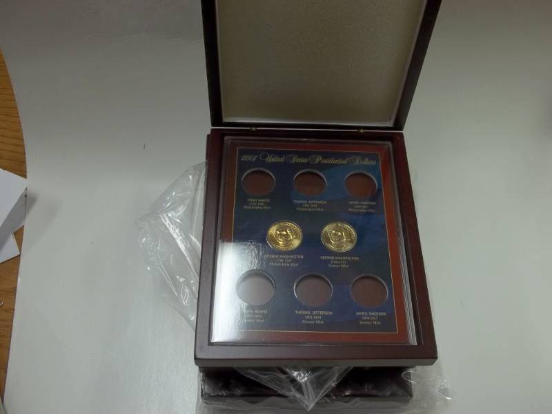 3 2007 Presidential Dollar cases with 2 coins each, 6 coins total