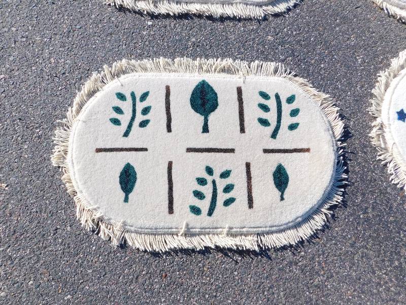 2x3 Hand Painted Small Fringed Oval Rug