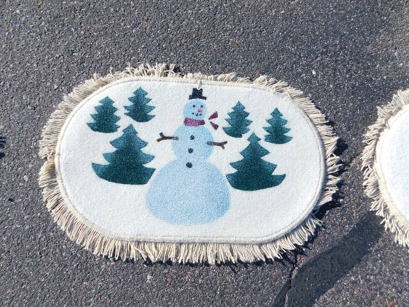 2x3 Hand Painted Small Fringed Oval Rug