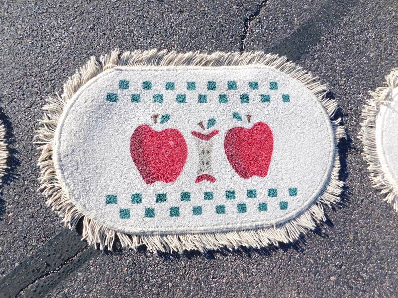 2x3 Hand Painted Small Fringed Oval Rug