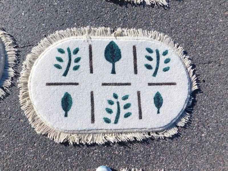 2x3 Hand Painted Small Fringed Oval Rug