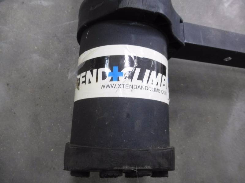 lot 12 image: Extend & Climb Ladder
