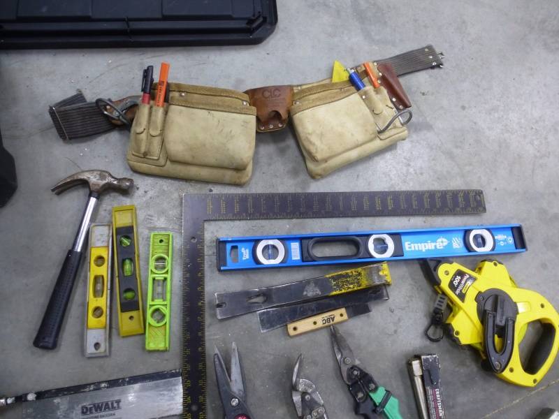lot 13 image: Construction tools
