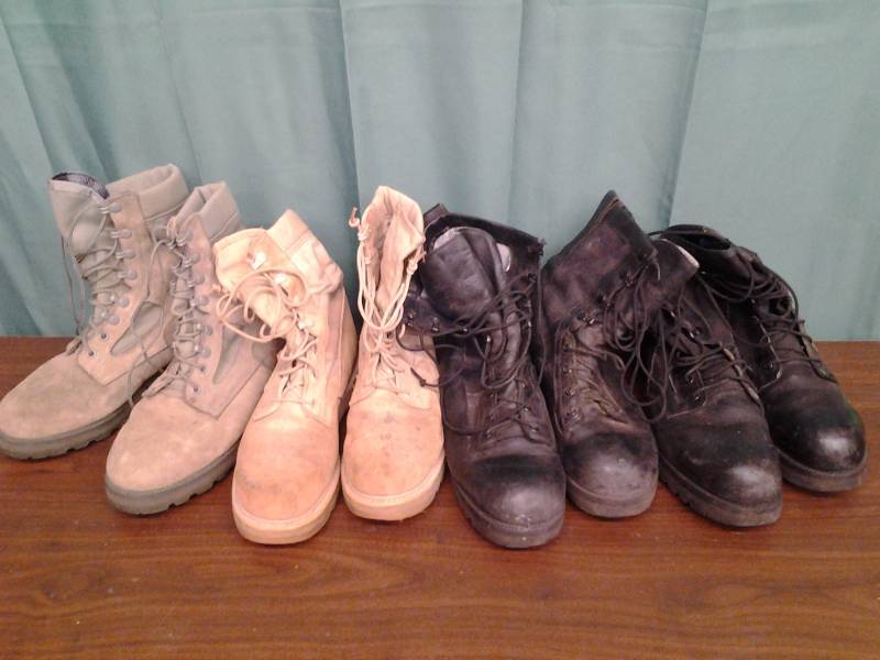 4-Pair Mens Boots With Vibram Soles-Size 8
