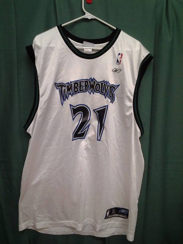 MN Timberwolves Jersey Garnet #21
