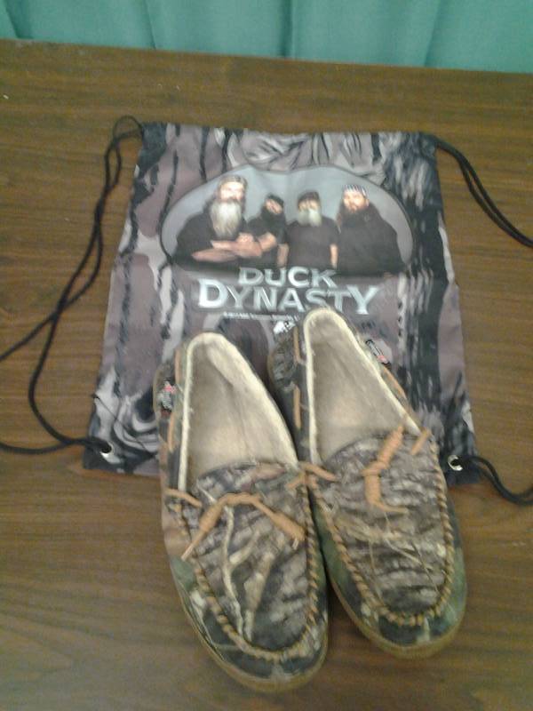 Mens Justin Brand Slippers Size 9, Duck Dynasty Back Pack