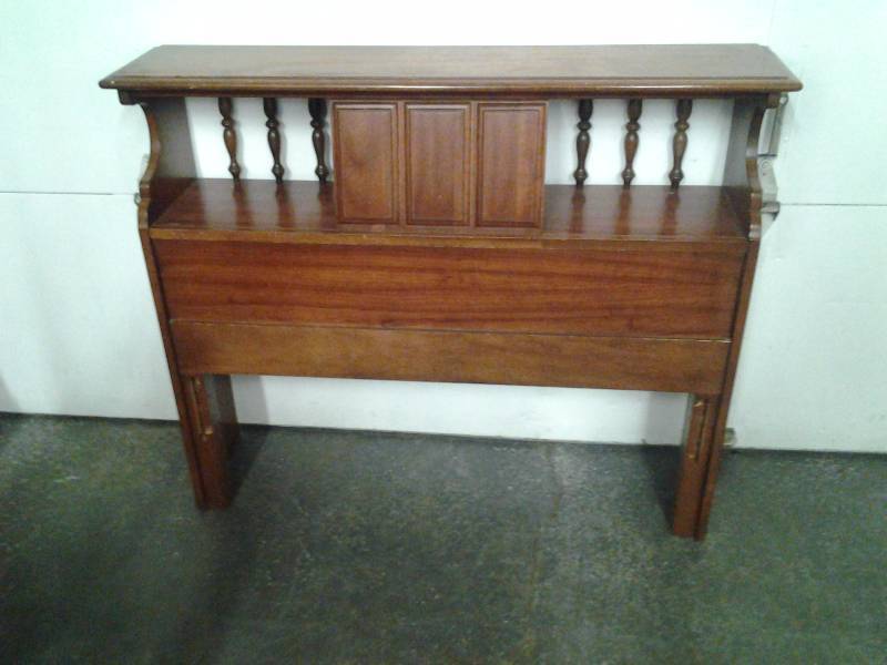 lot 3 image: Twin Size Bookcase Head Board 43x10x37