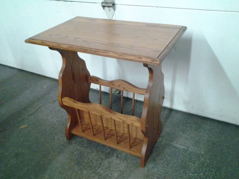 lot 6 image: Oak Side TableMagazine Rack 15x23x24