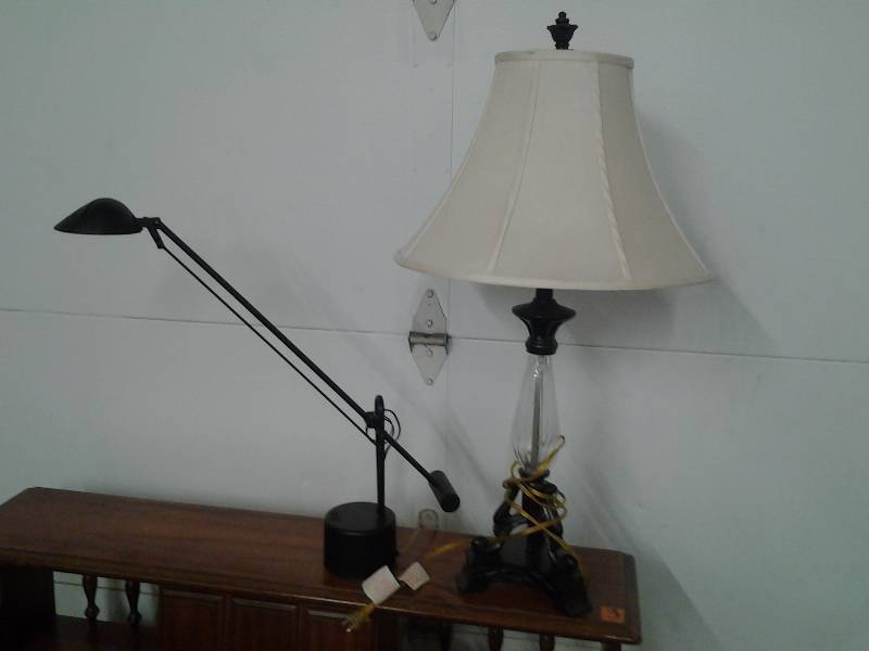 lot 8 image: 2-Black Lamps