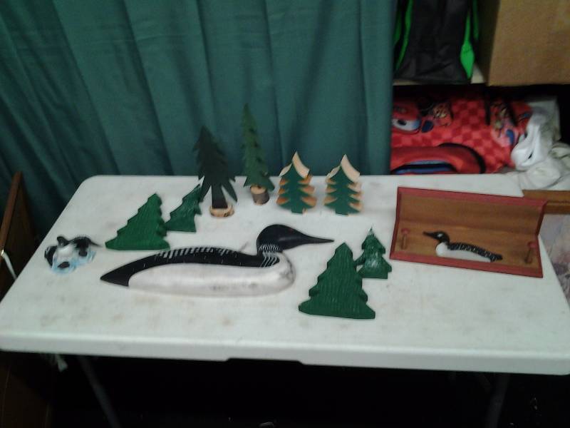 lot 16 image: 21 Inch Wood Loon, Wood Trees, Peg Hook, More