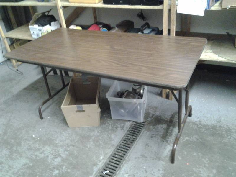 lot 27 image: Folding Leg Banquet Table 60x30