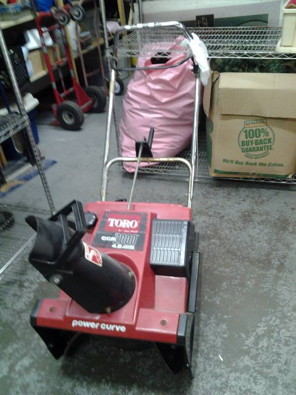 lot 35 image: Toro Power Curve Snow Blower 4.5 HP CCR 2000