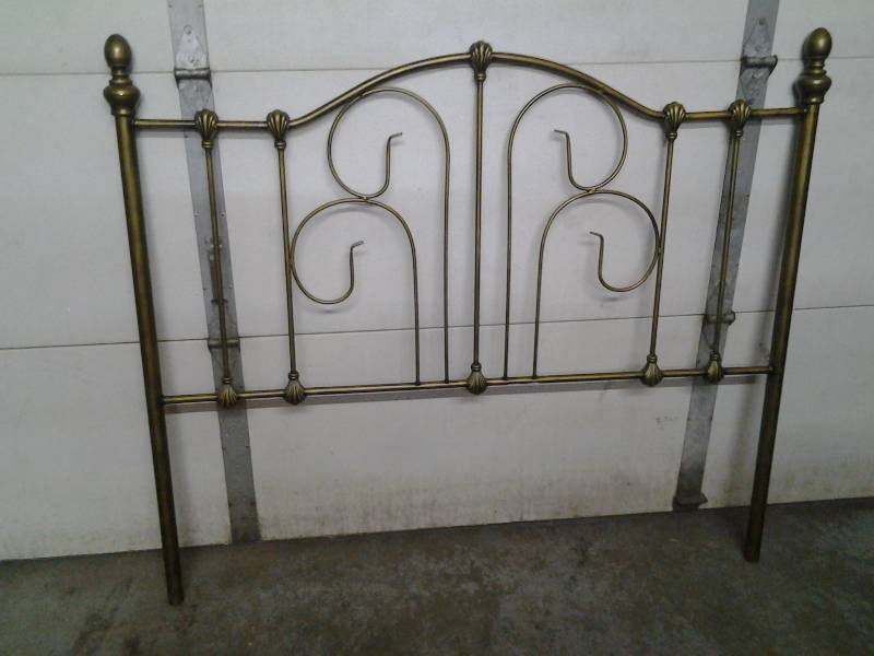 lot 48 image: Metal Head Board 60 Inches