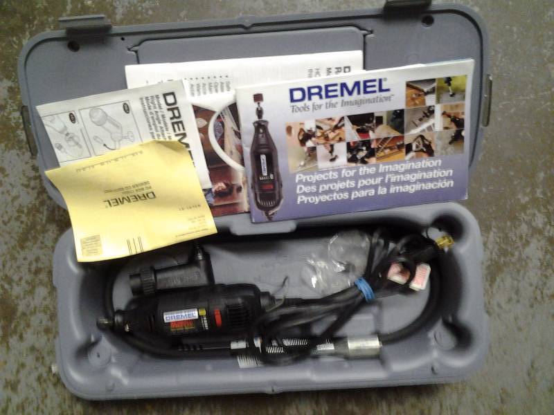 lot 54 image: Dremel Tool With Accessories & Case