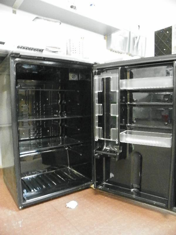 Sanyo mini fridge