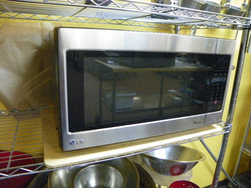 LG Easy Clean Microwave oven