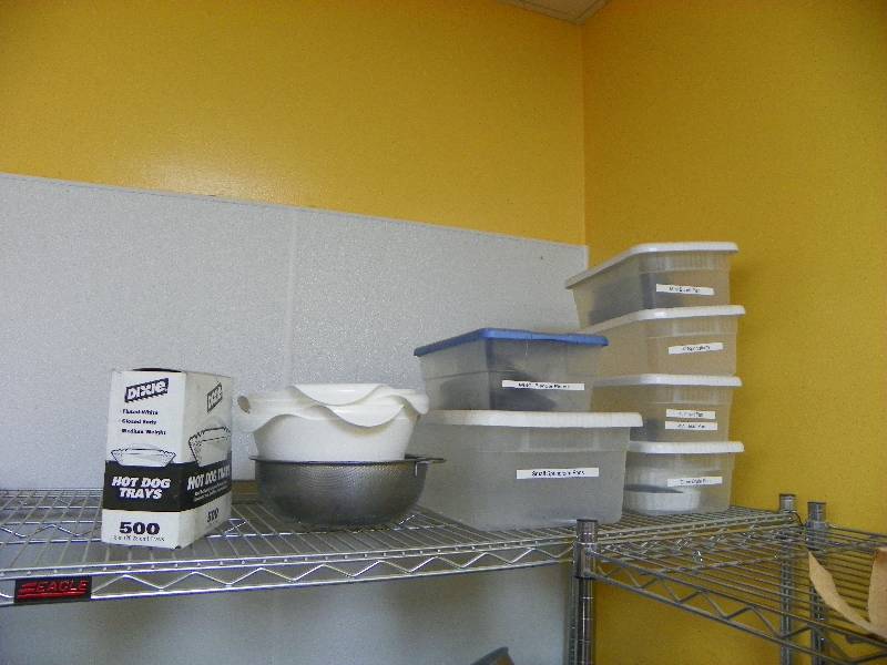 storage containers and other kitchen items