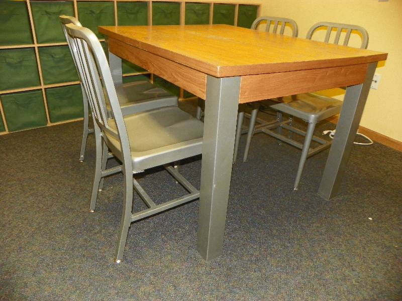 Table and 4 Chairs, metal chairs, metal legs and wood top table