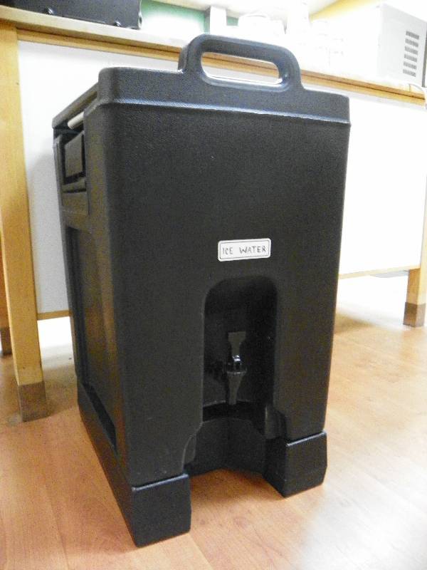 10 Gallon Insulated Water Cooler WRiser