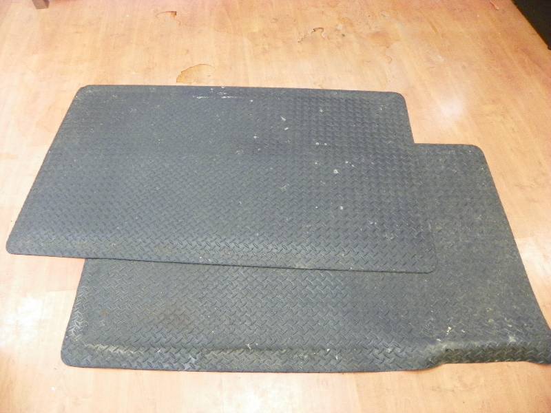 Two floor rugsMats
