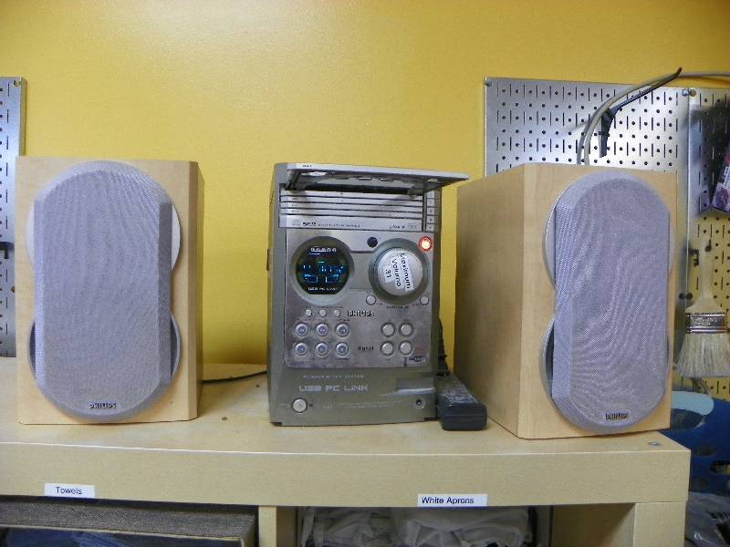 Philips stereo with remote