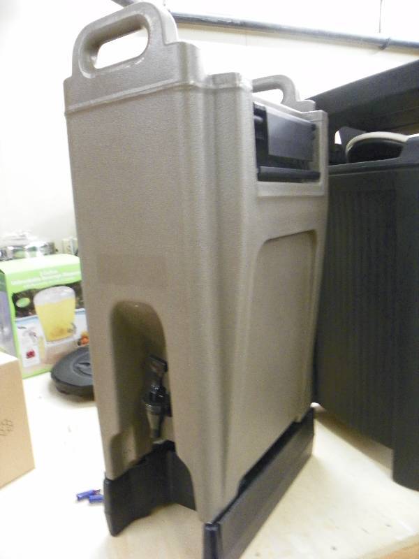 Insulated Water cooler with spigot