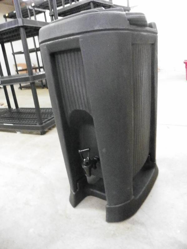 Insulated Water cooler with spigot