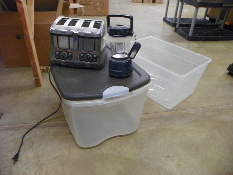 Totes, Toaster and lantern