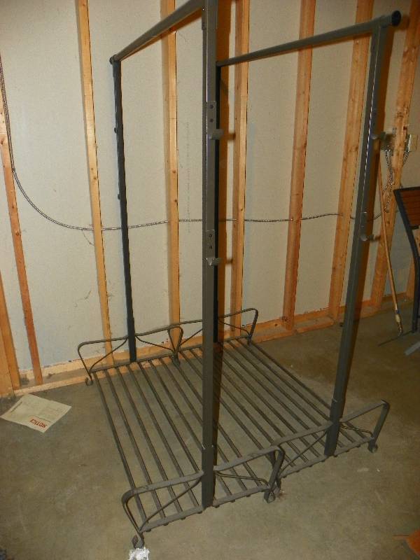 2 coat racks