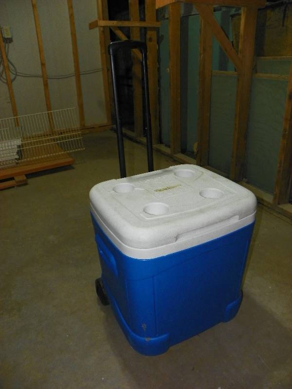 Cooler on wheels