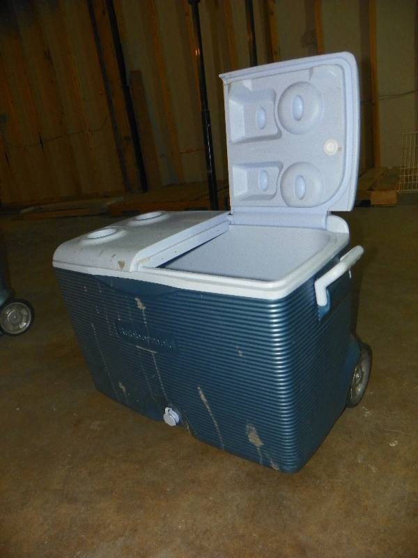Cooler on wheels