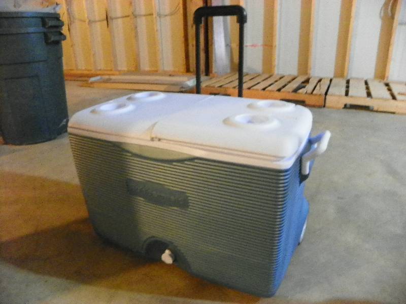 Cooler on wheels