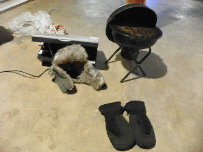 Small Grill, hat and mittens