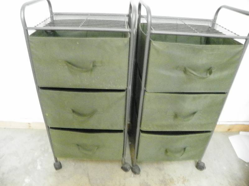 2 rolling carts