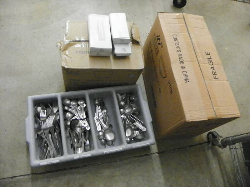Bowls, forks, and measuring spoons