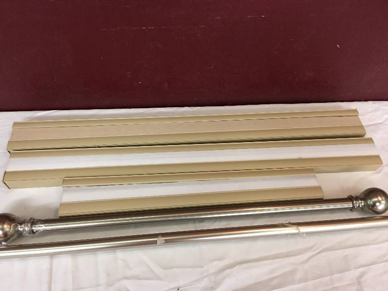 lot 26 image: blinds and curtain rods