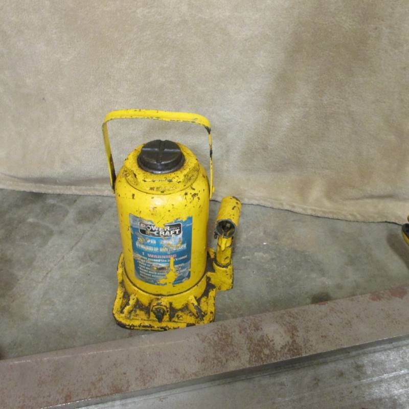 lot 24 image: 20 Ton Bottle Jack 30 Sheet Metal Break