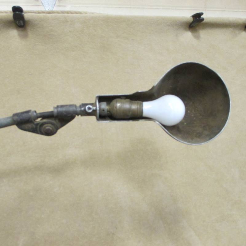 lot 35 image: Vintage Cast Iron Light & Scaffolding Brackets