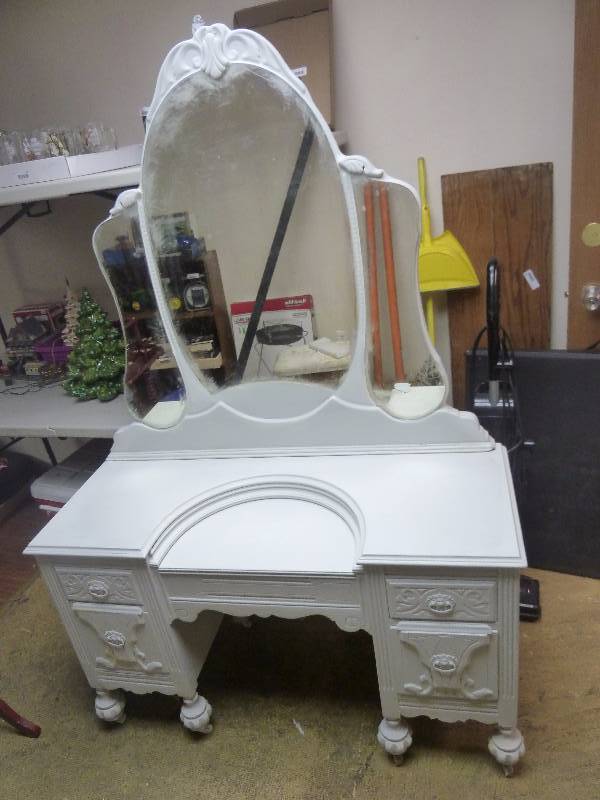 Antique Dressing Table with Mirror